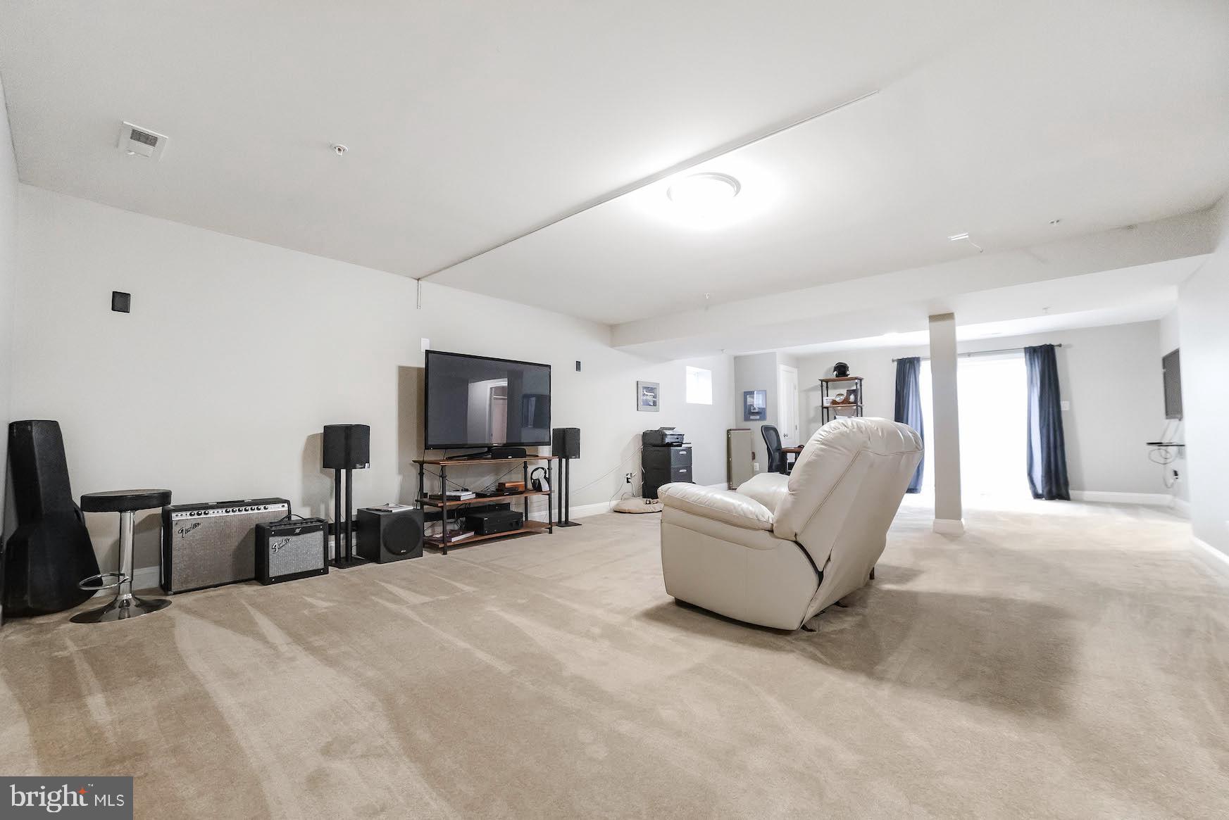 PEMBROOKE - Residential