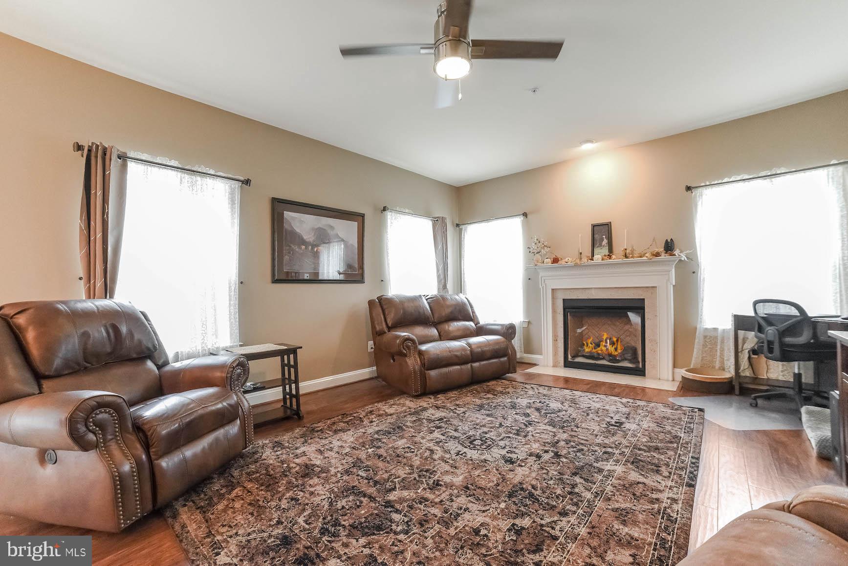 PEMBROOKE - Residential