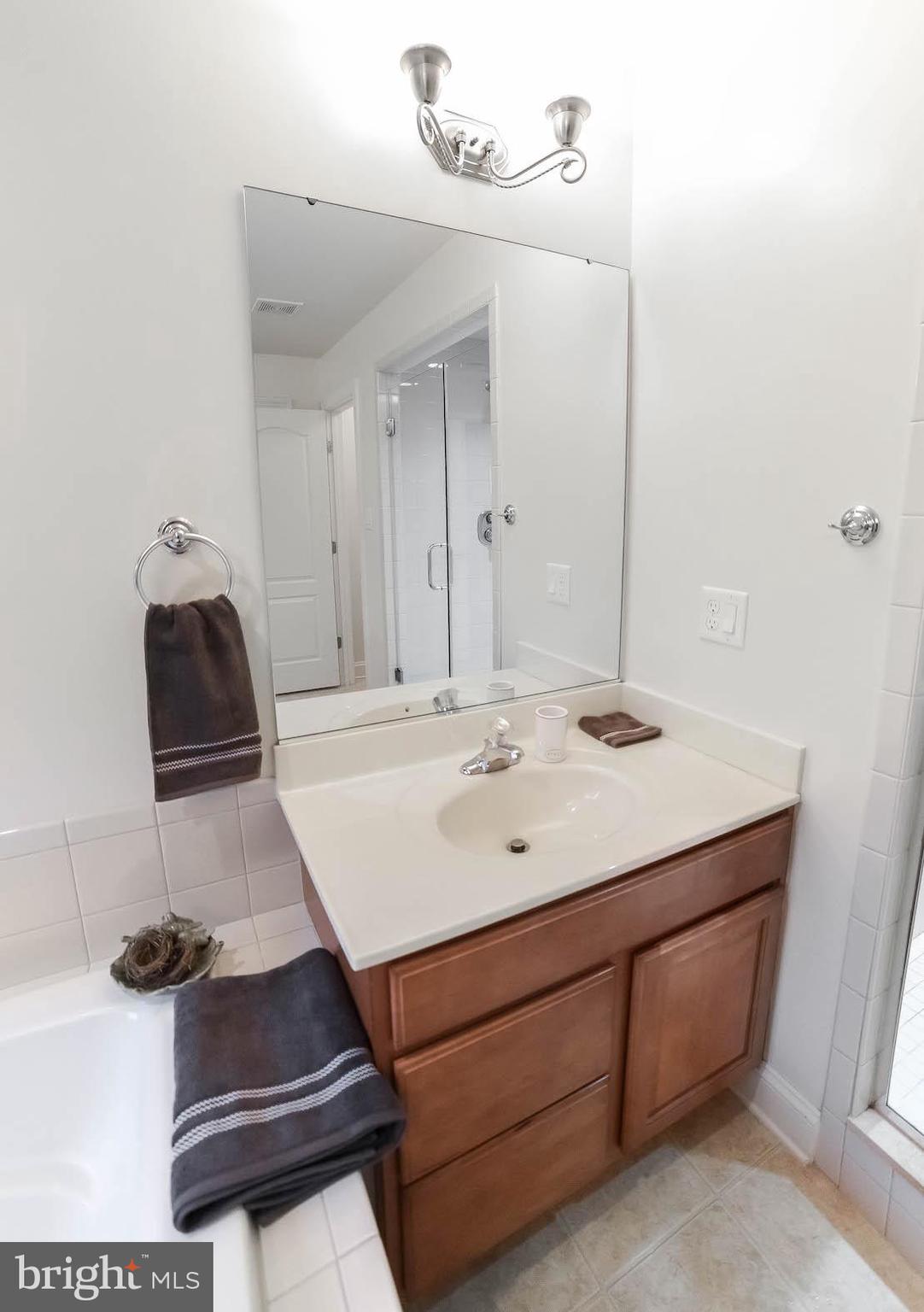 PEMBROOKE - Residential