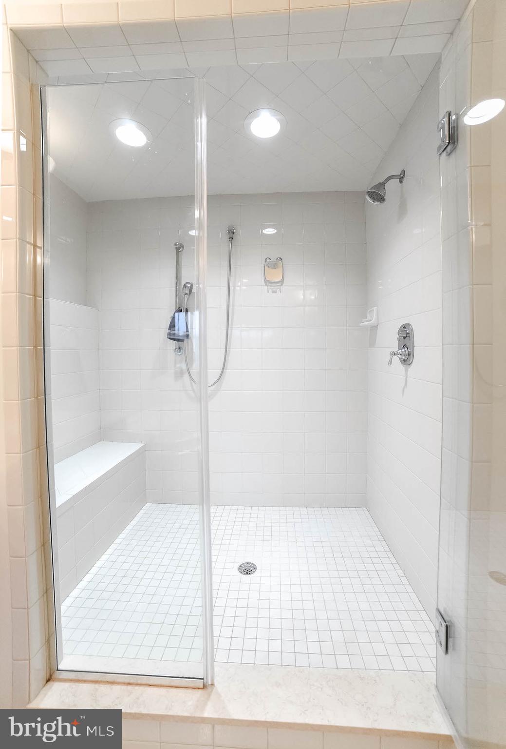 PEMBROOKE - Residential