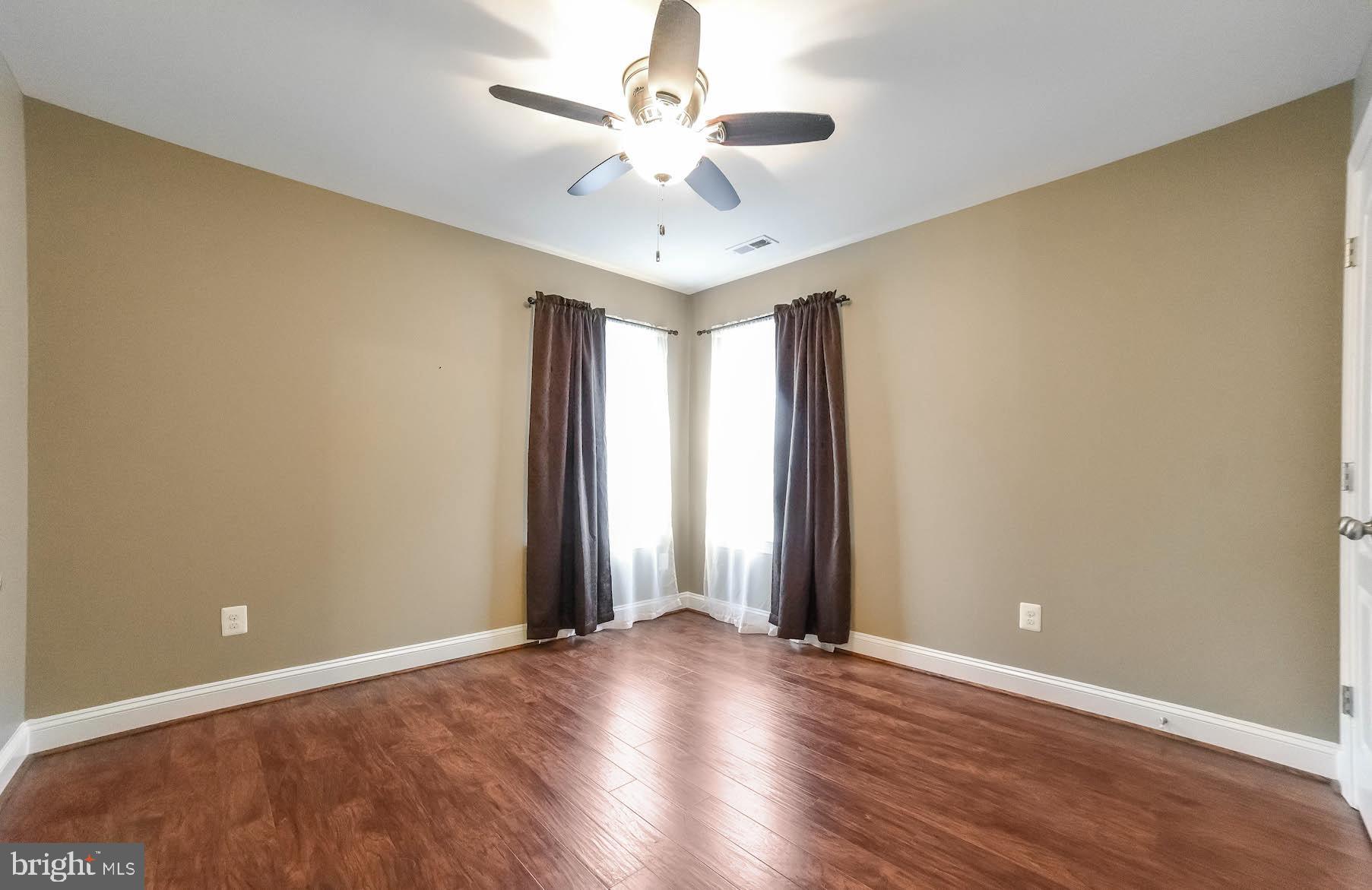 PEMBROOKE - Residential