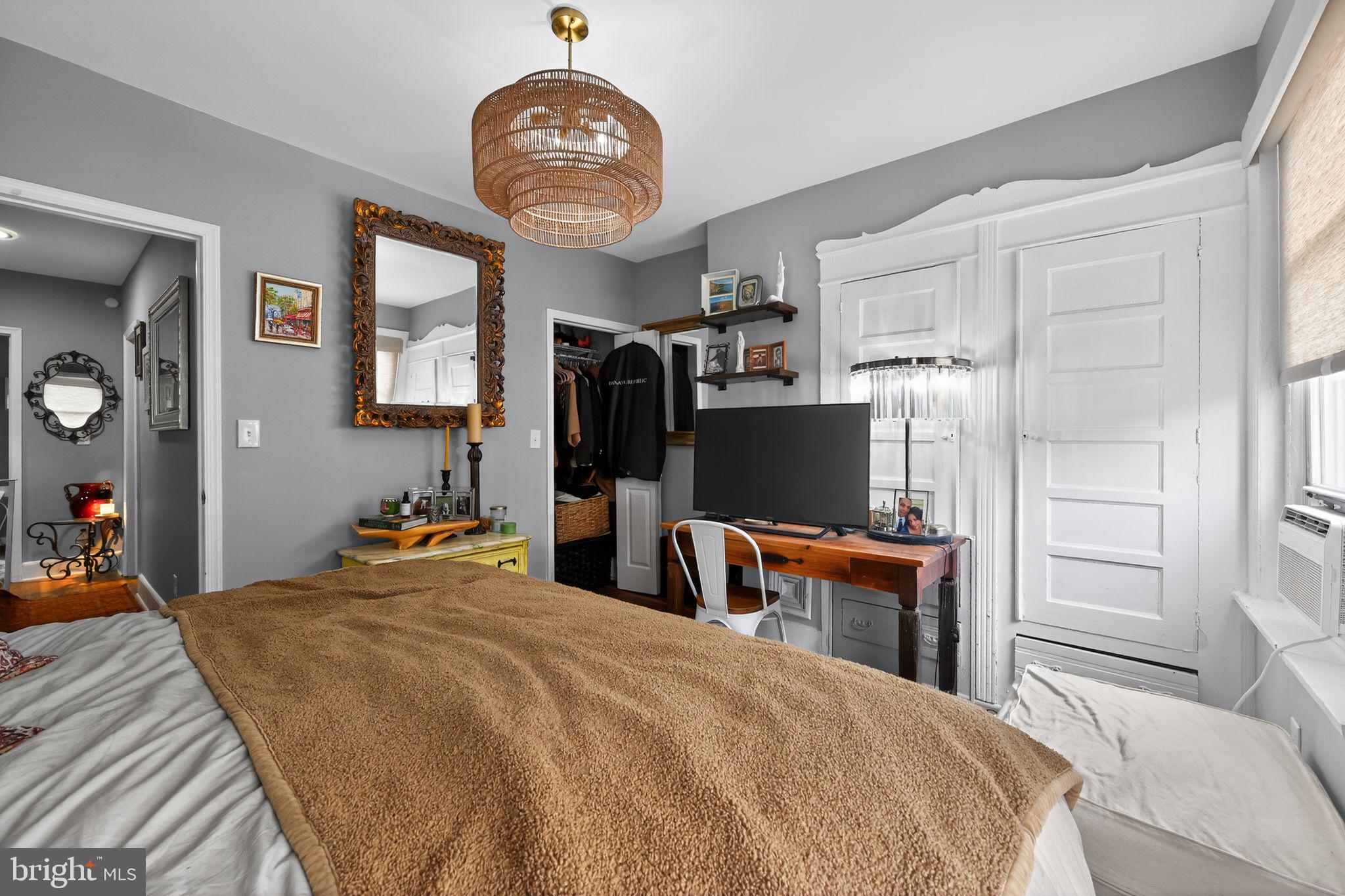POINT BREEZE - Residential