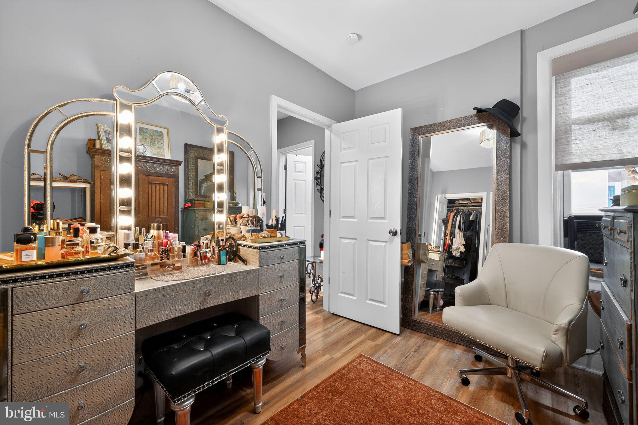 POINT BREEZE - Residential