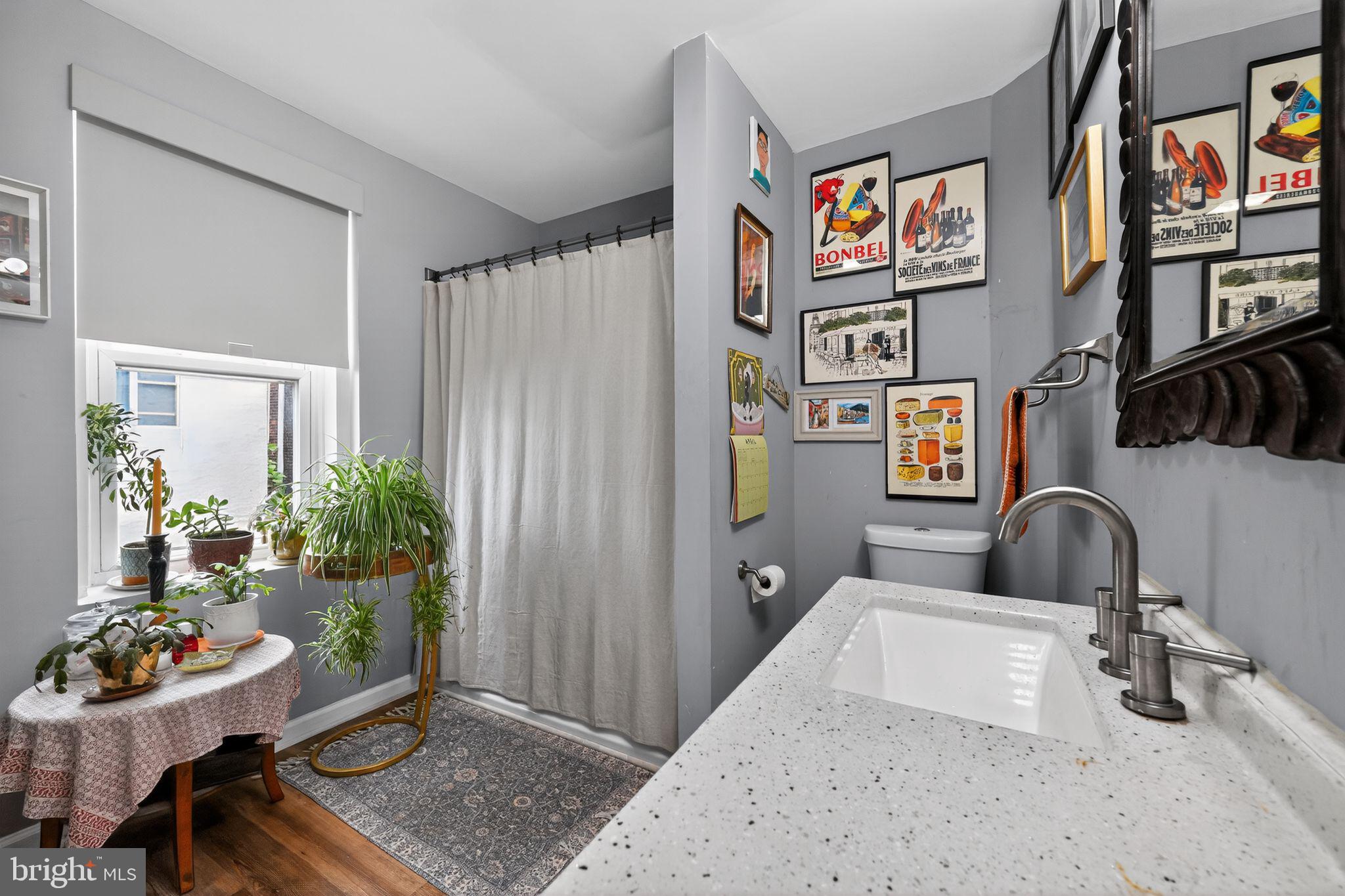 POINT BREEZE - Residential