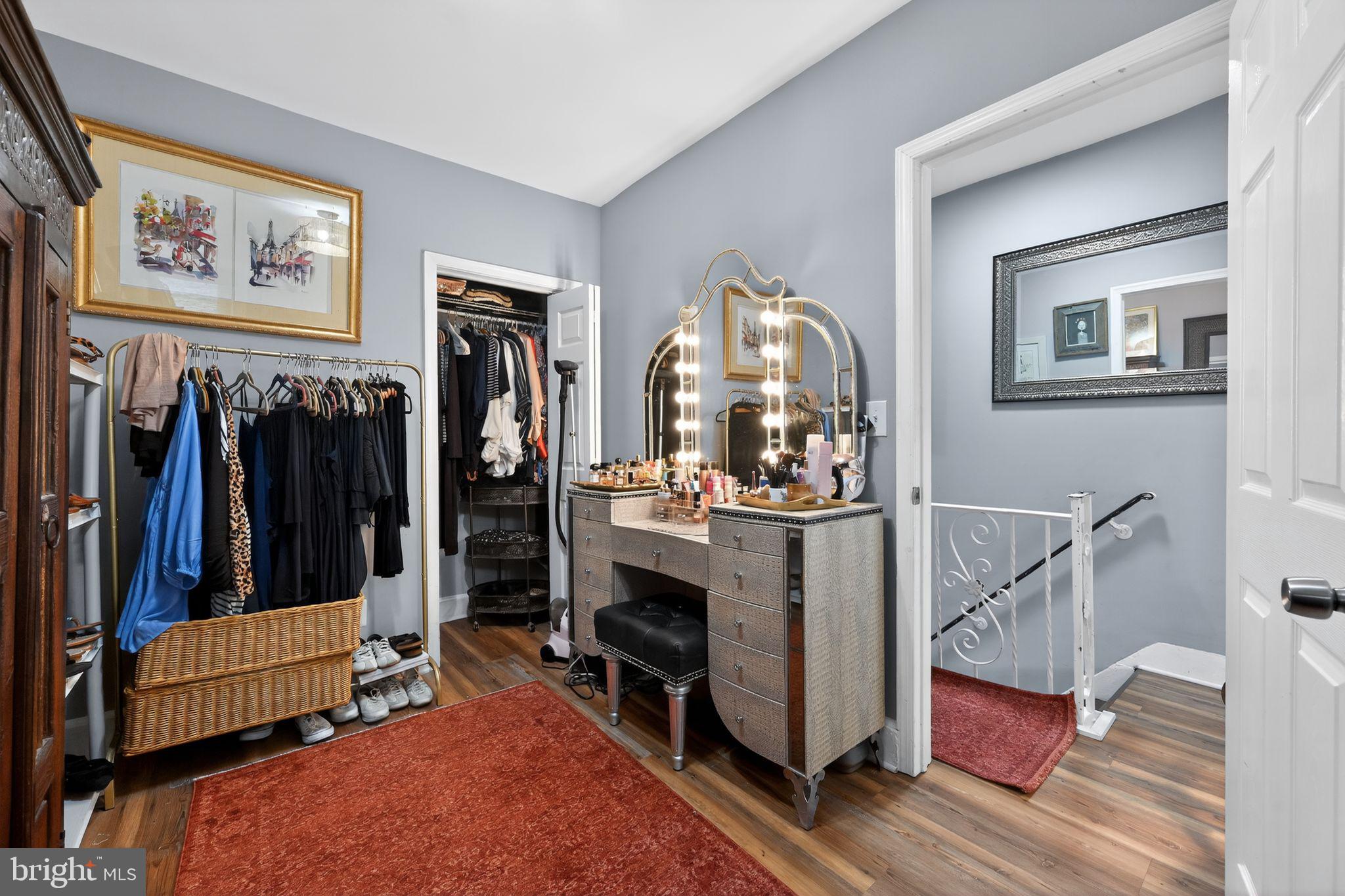POINT BREEZE - Residential