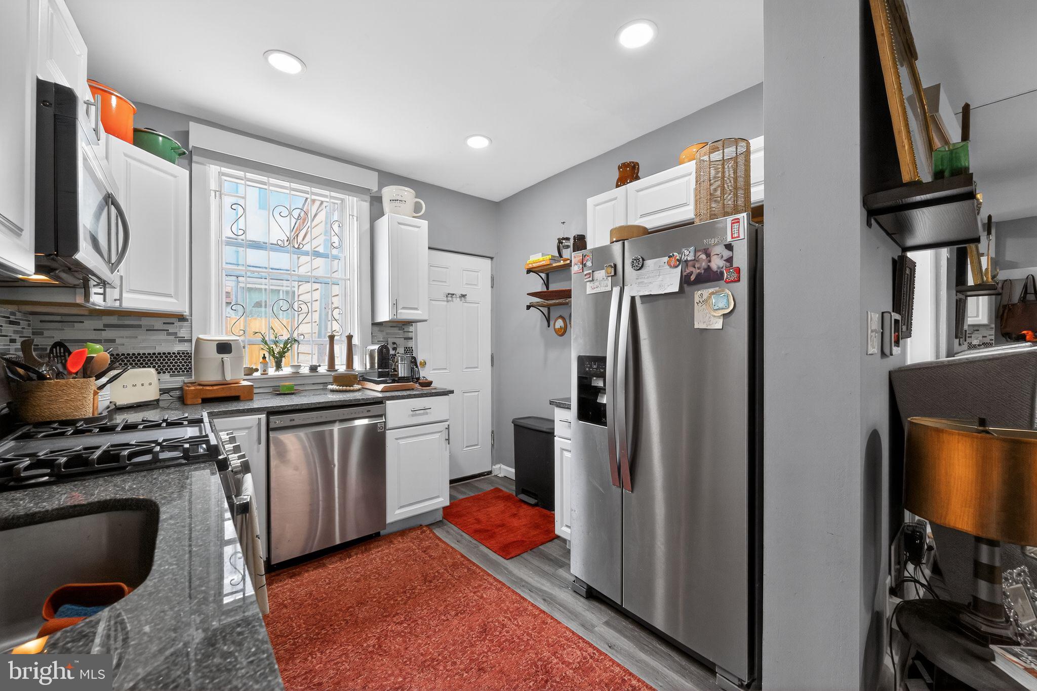 POINT BREEZE - Residential