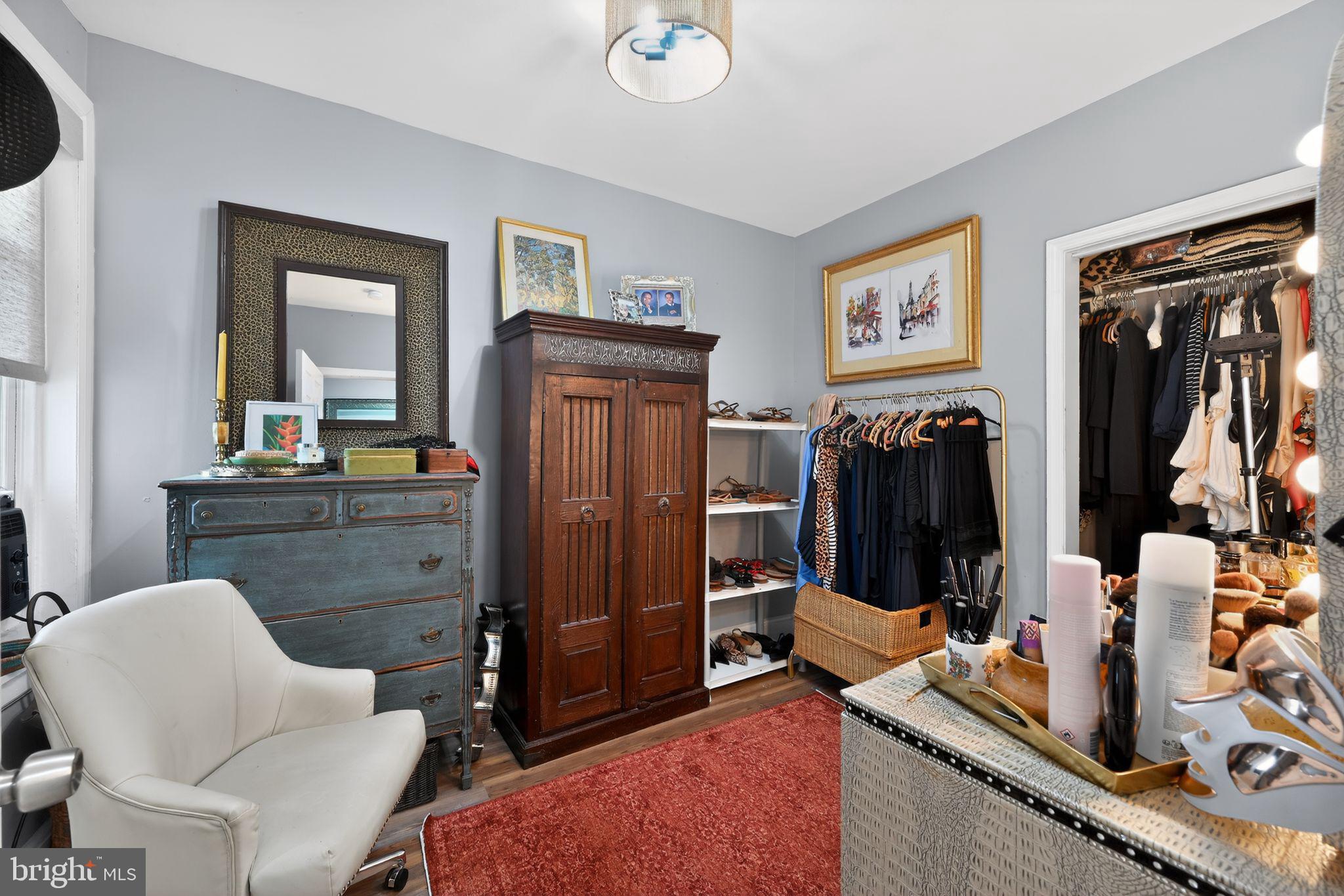 POINT BREEZE - Residential