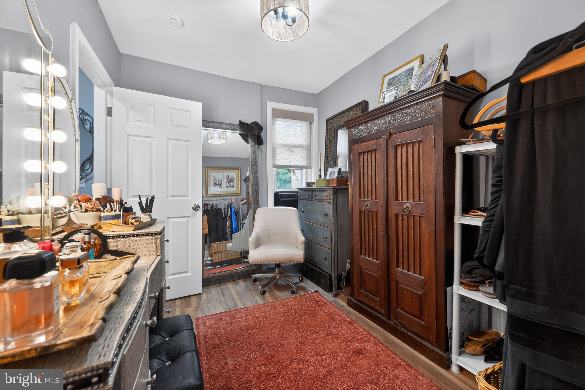 POINT BREEZE - Residential
