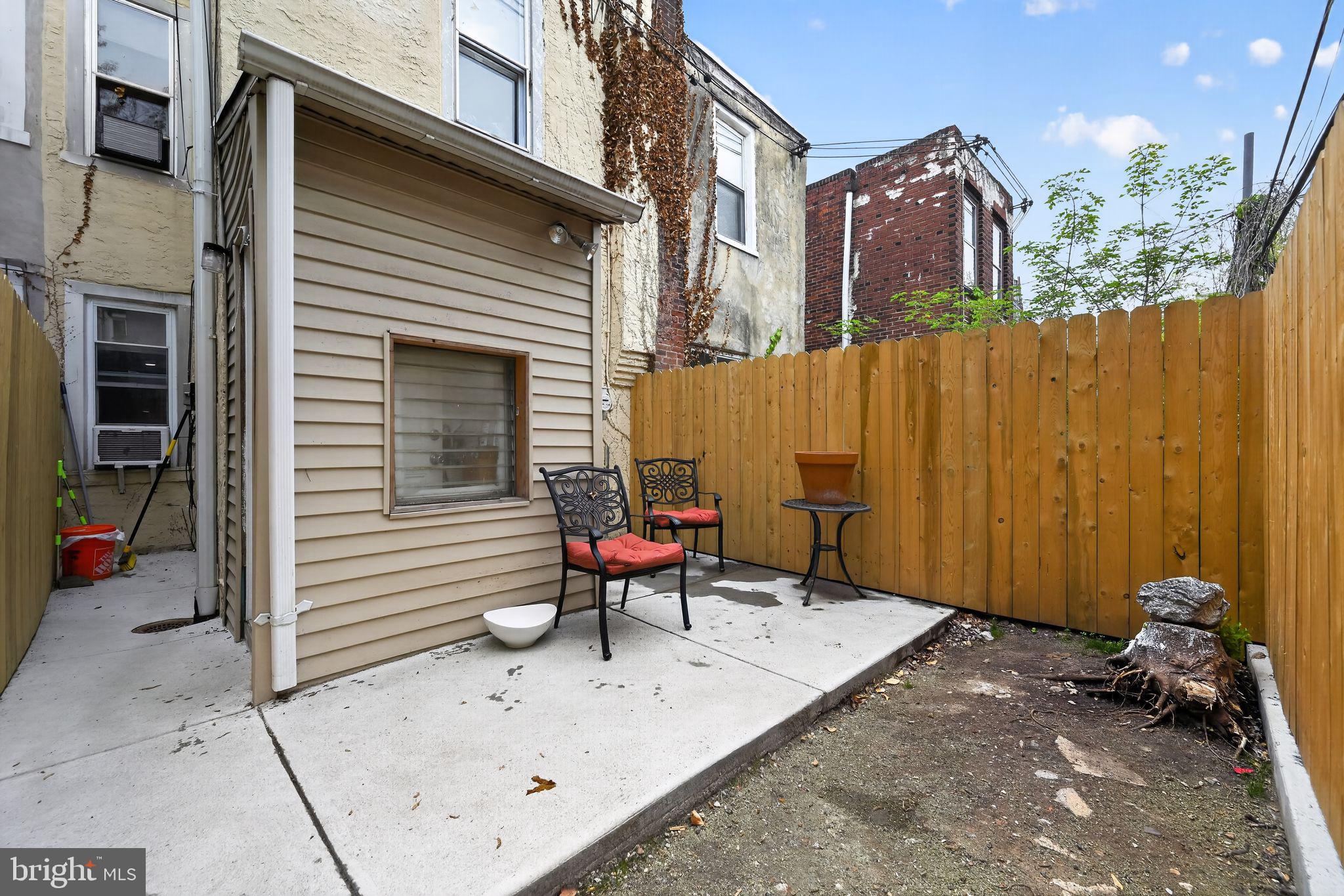 POINT BREEZE - Residential