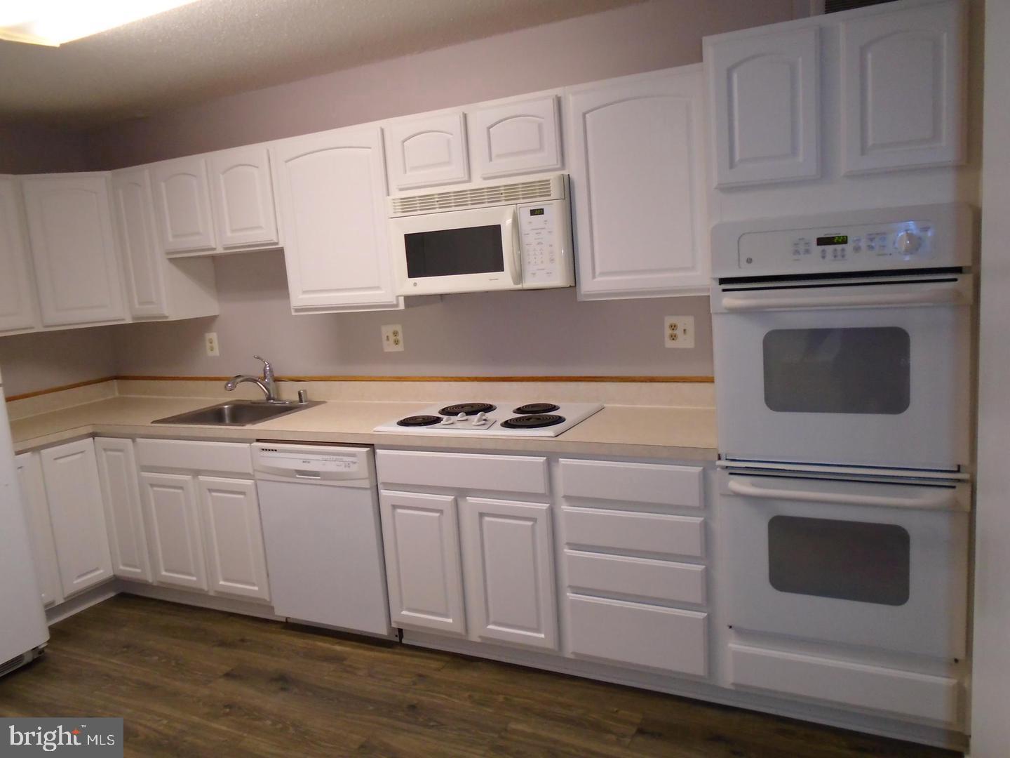 ROTONDA - Residential Lease