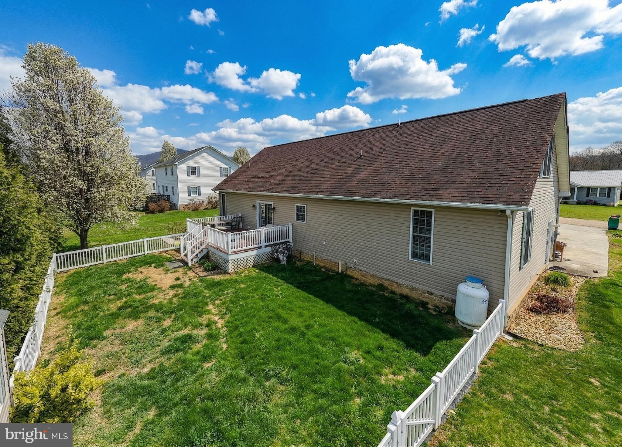 DEERFIELD ESTATES - Residential