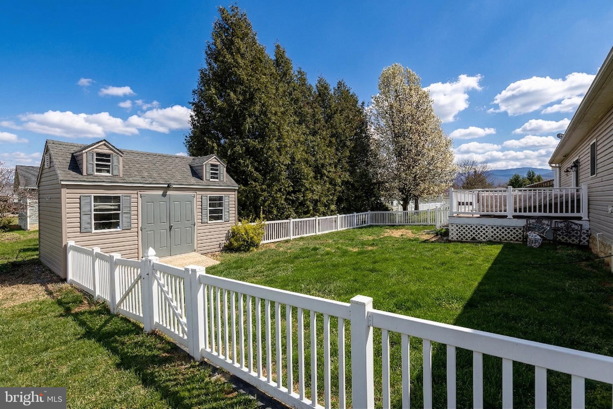 DEERFIELD ESTATES - Residential