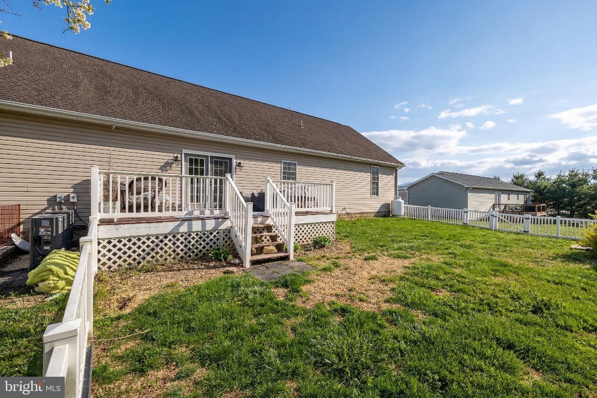 DEERFIELD ESTATES - Residential