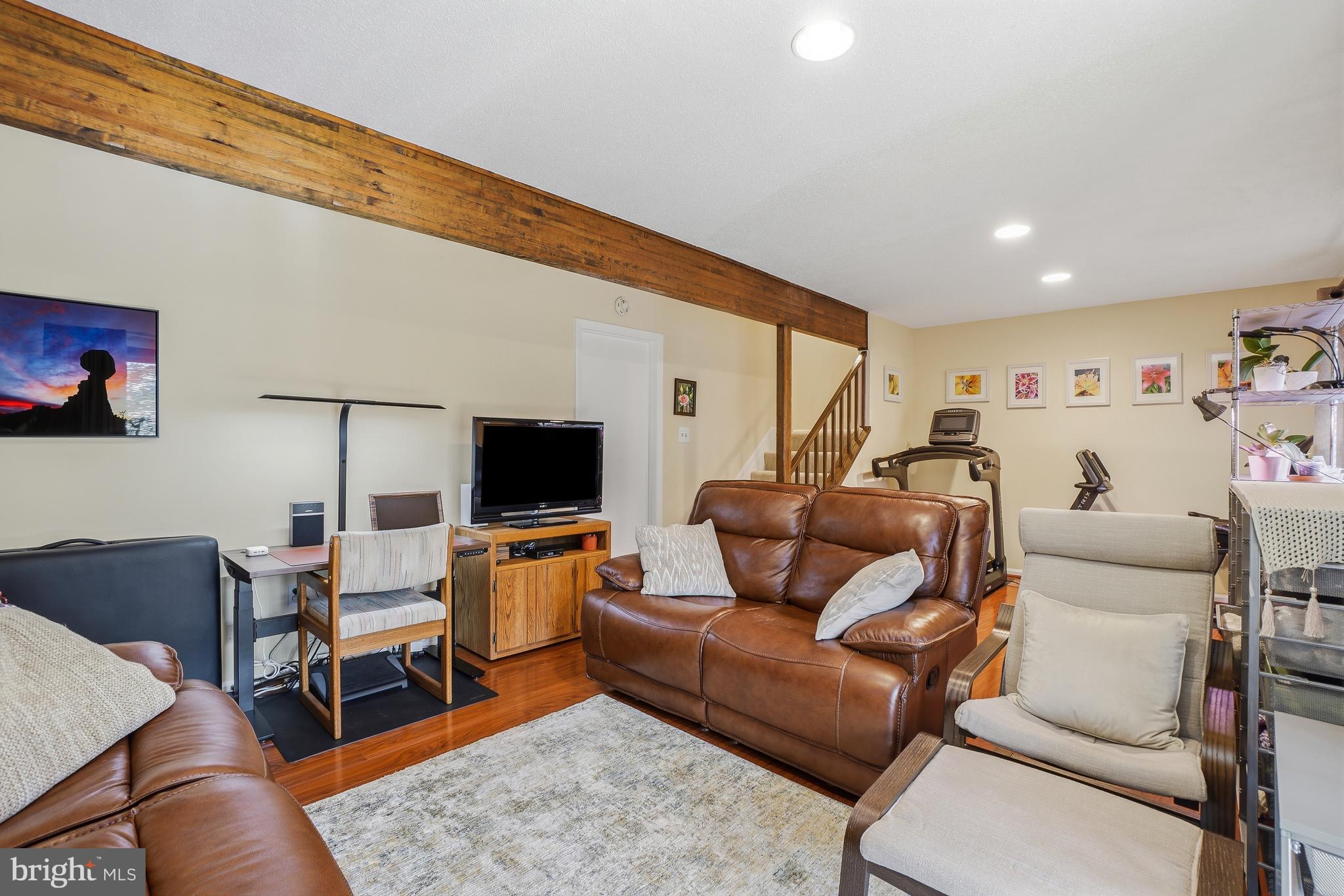 RESTON - Residential