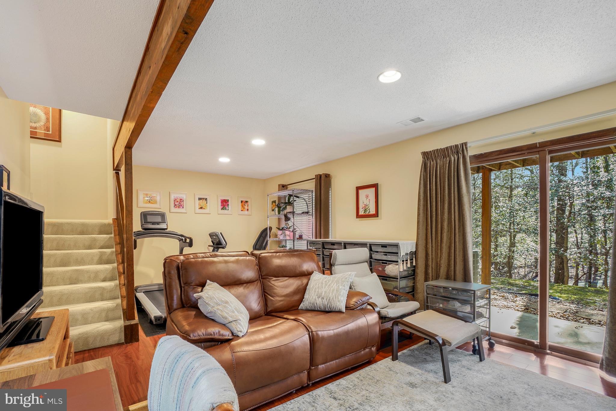 RESTON - Residential