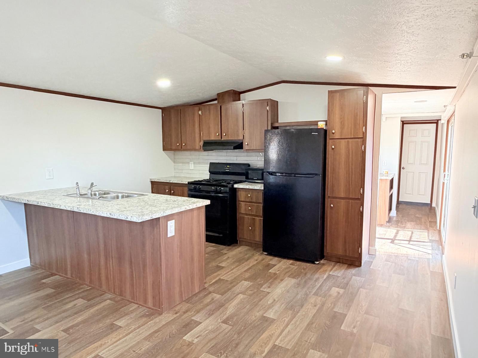 LAKESIDE PARK - Residential