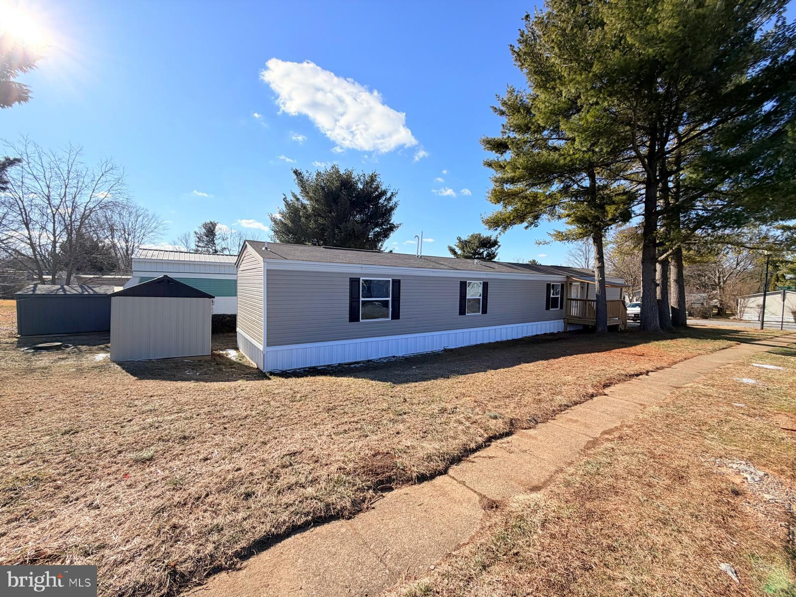 LAKESIDE PARK - Residential