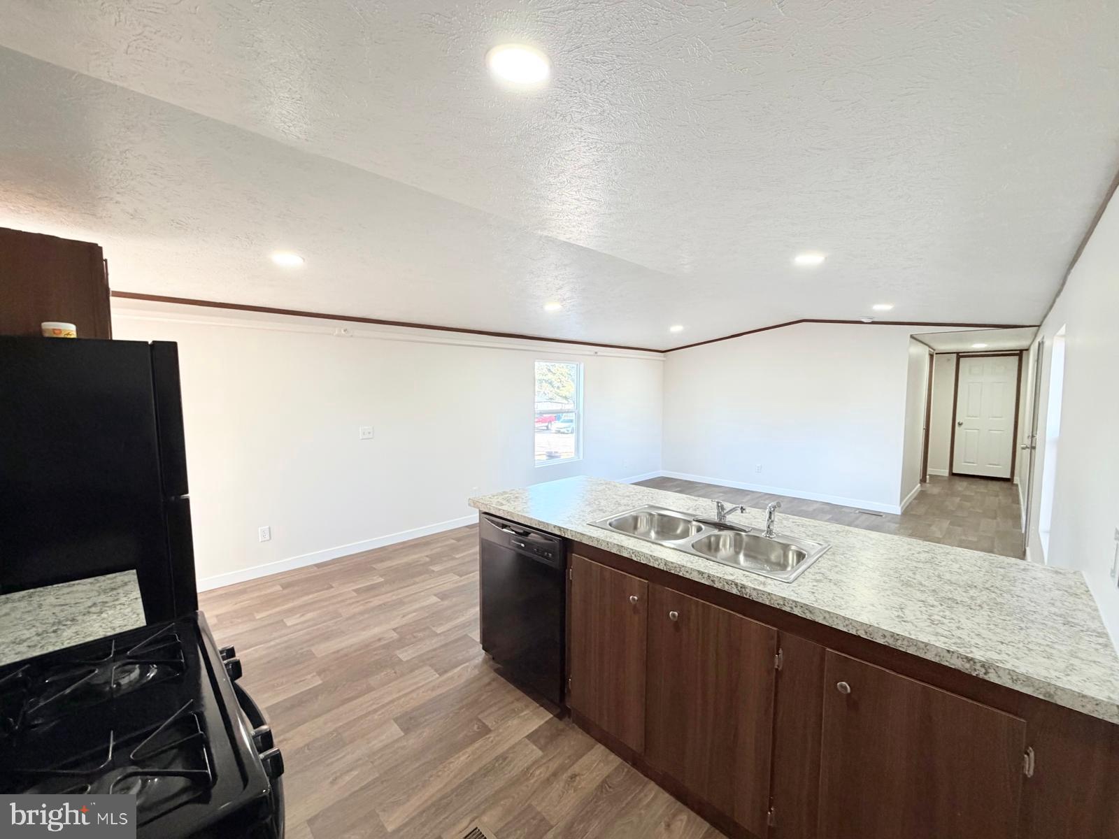 LAKESIDE PARK - Residential