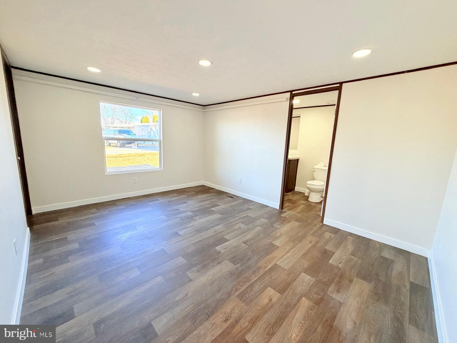 LAKESIDE PARK - Residential