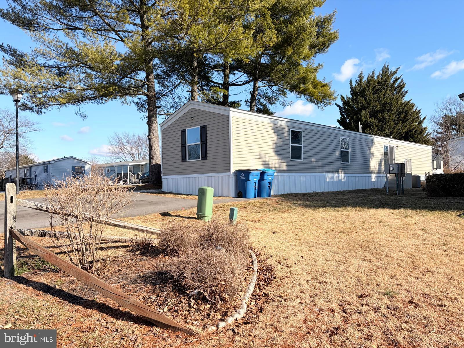 LAKESIDE PARK - Residential