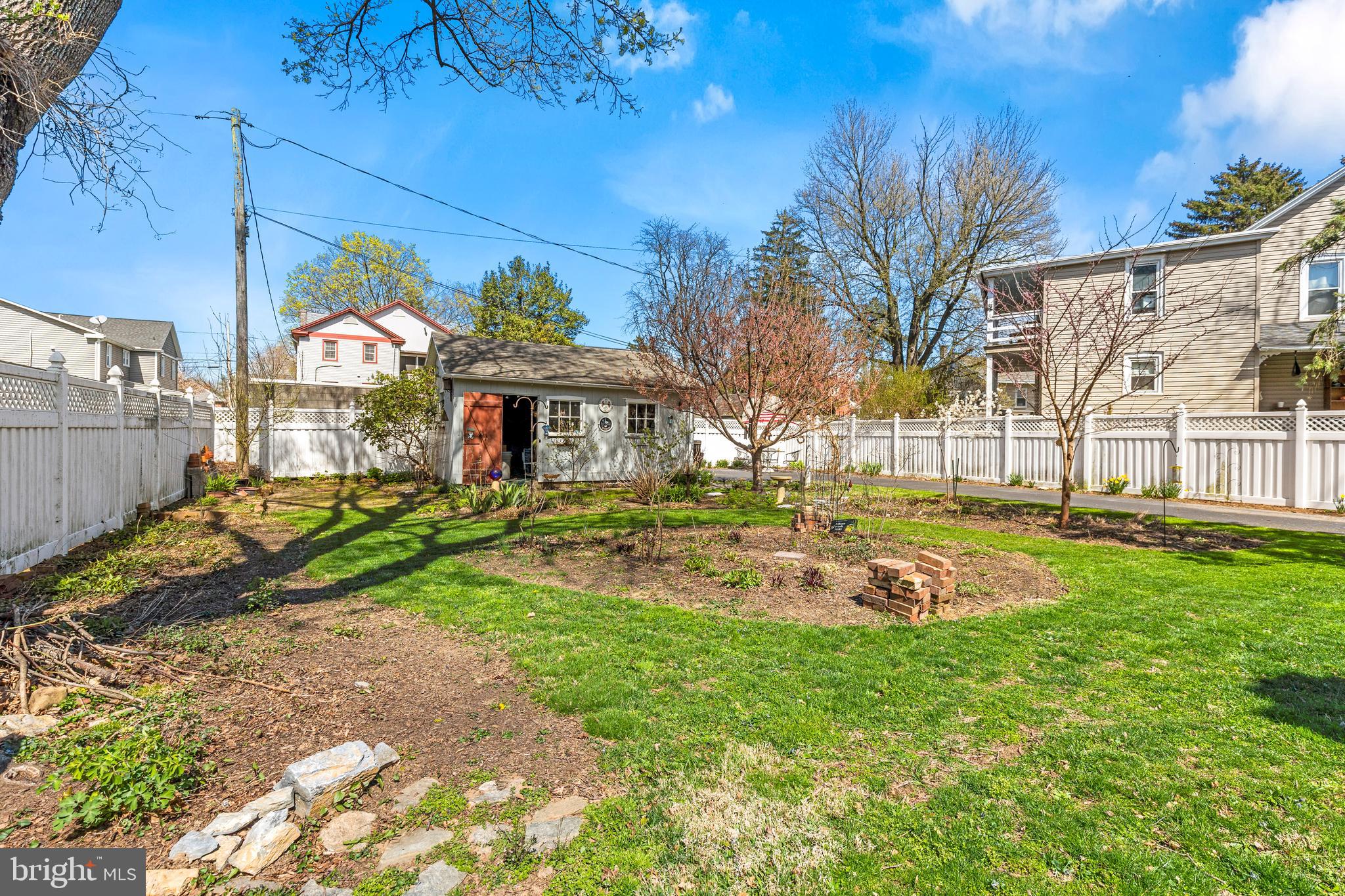 LANDISVILLE - Residential