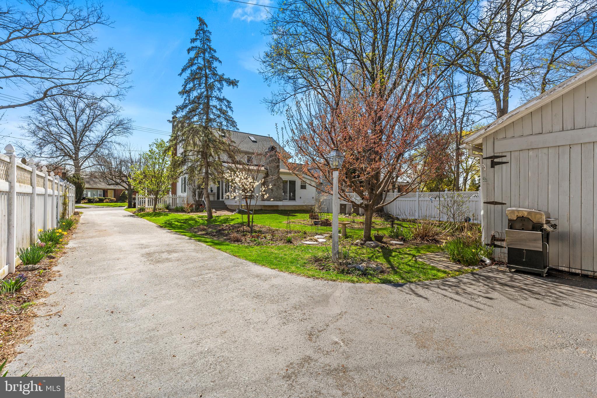 LANDISVILLE - Residential