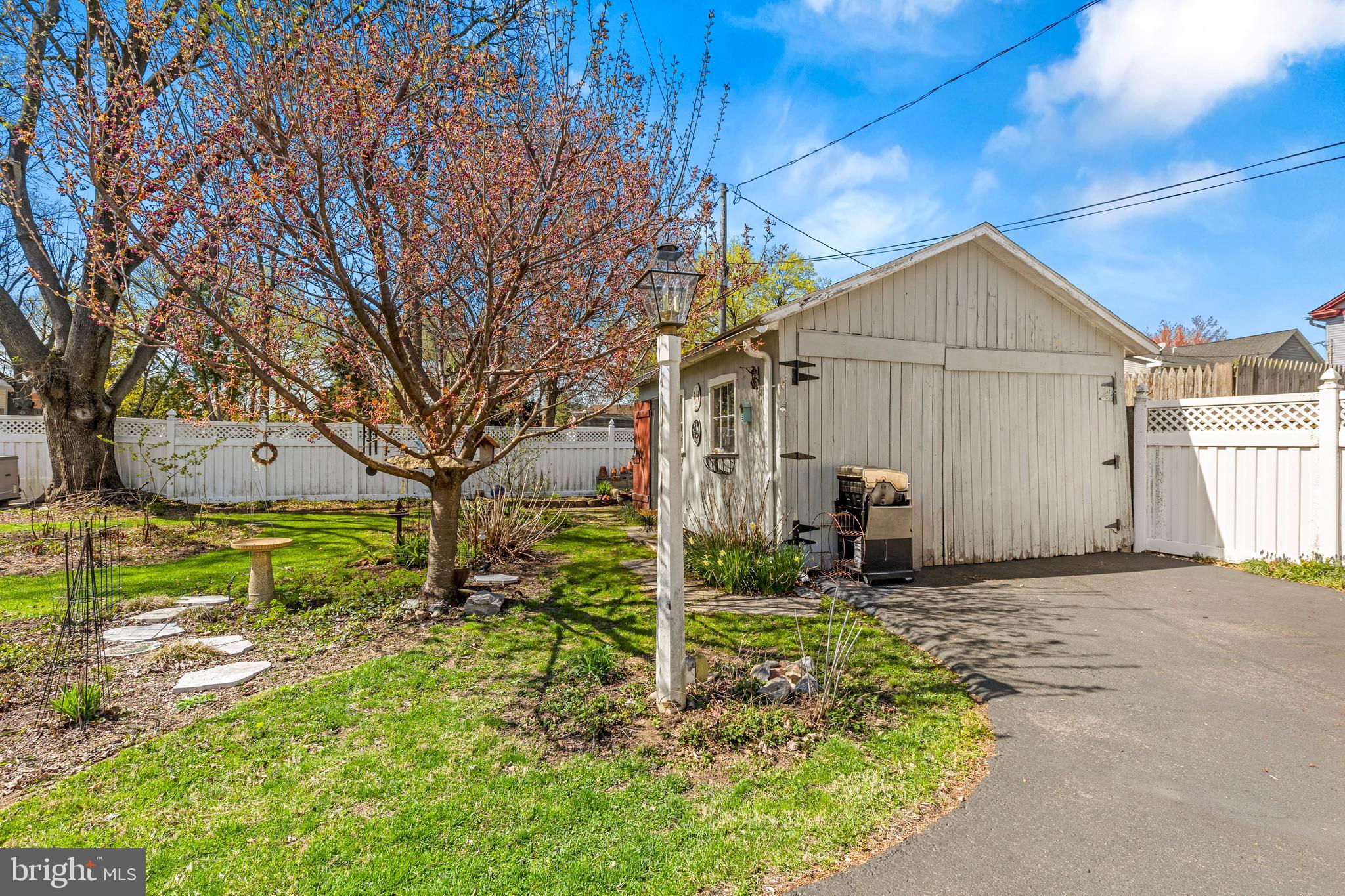 LANDISVILLE - Residential