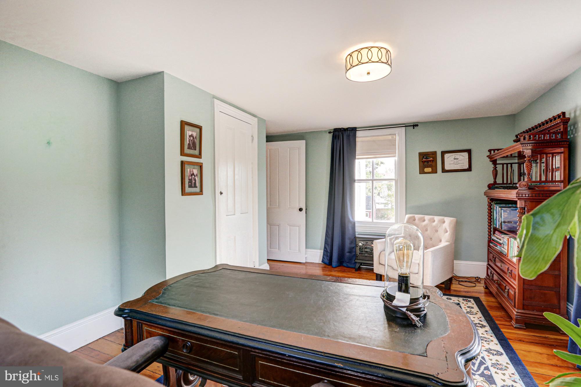 REDDING ESTATES - Residential