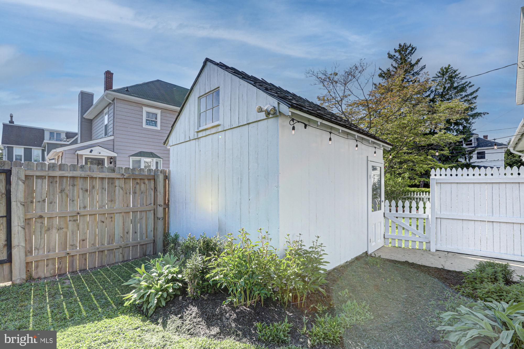 REDDING ESTATES - Residential