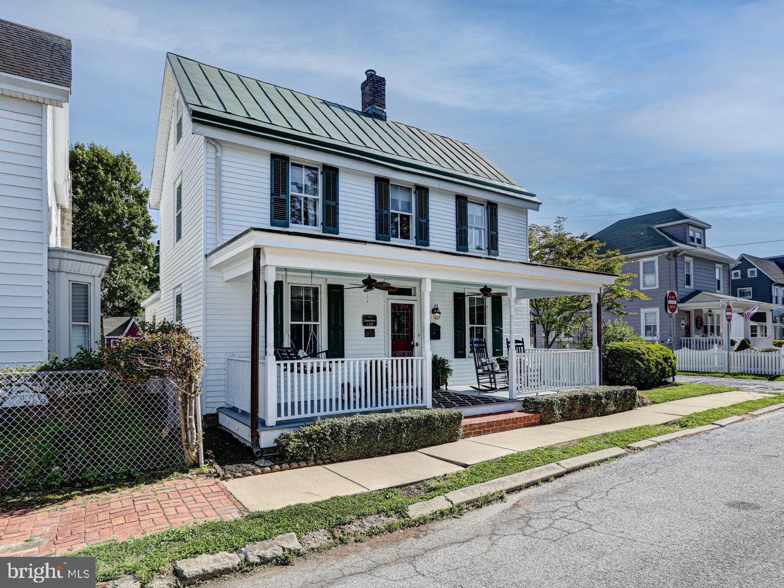 8 CRAWFORD STREET