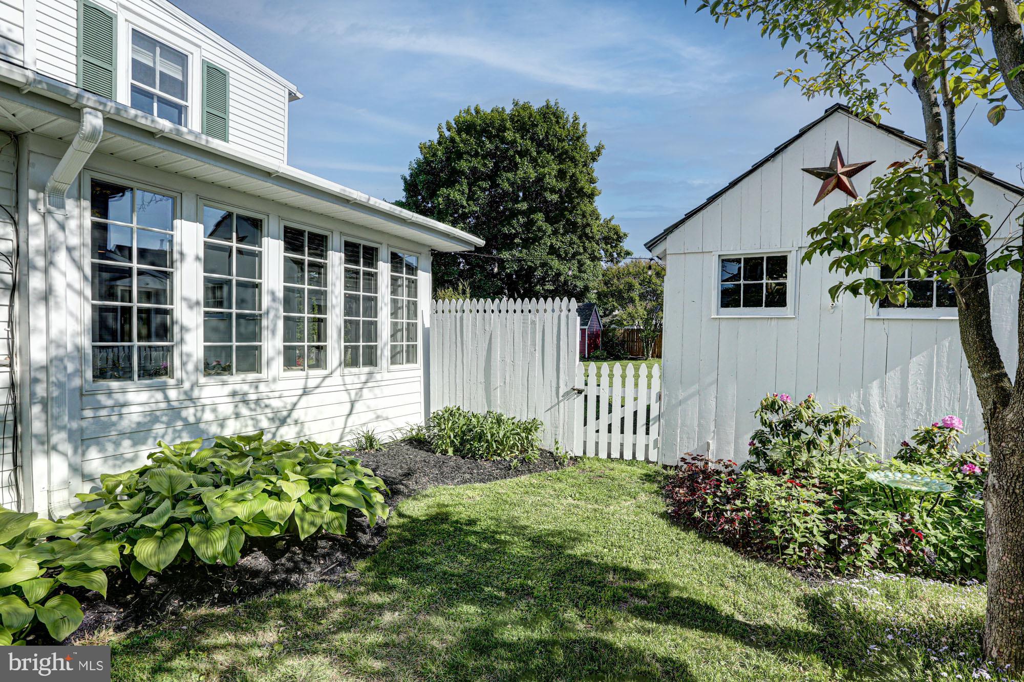 REDDING ESTATES - Residential