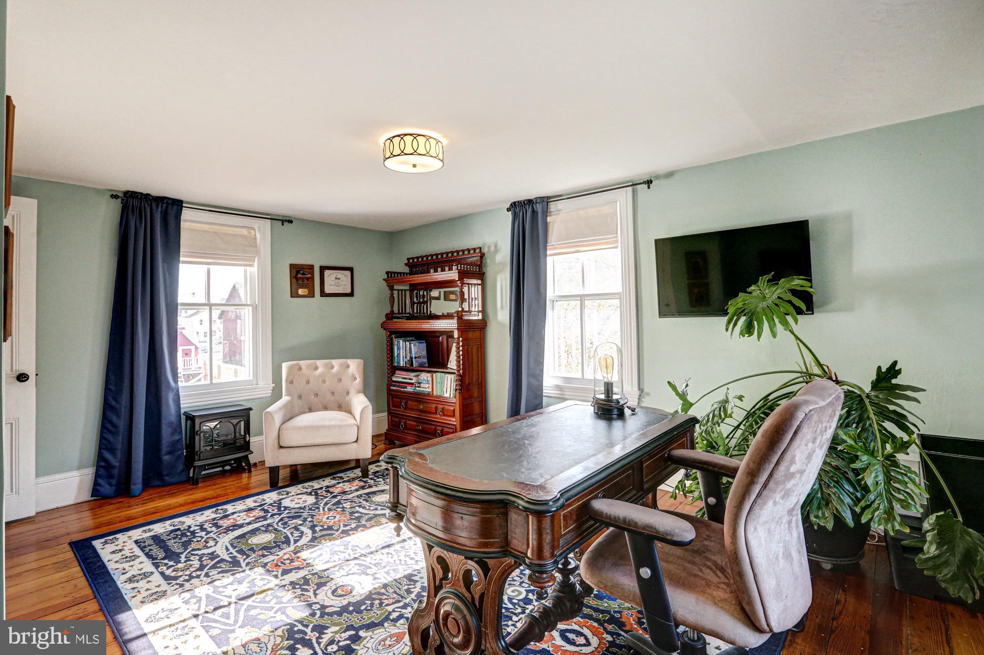 REDDING ESTATES - Residential
