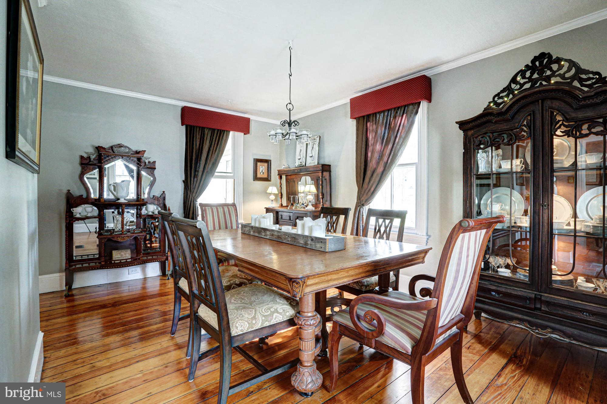 REDDING ESTATES - Residential