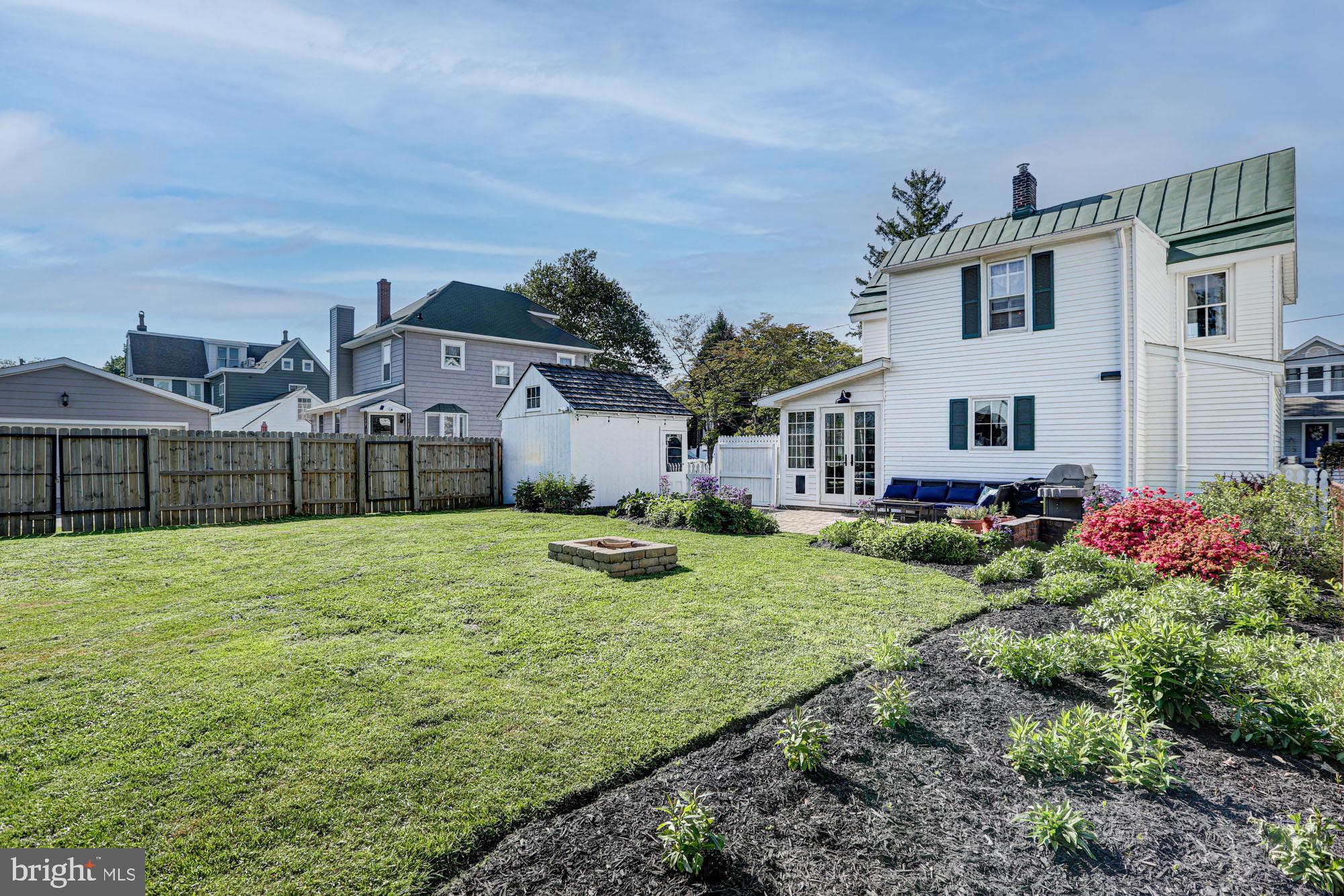 REDDING ESTATES - Residential