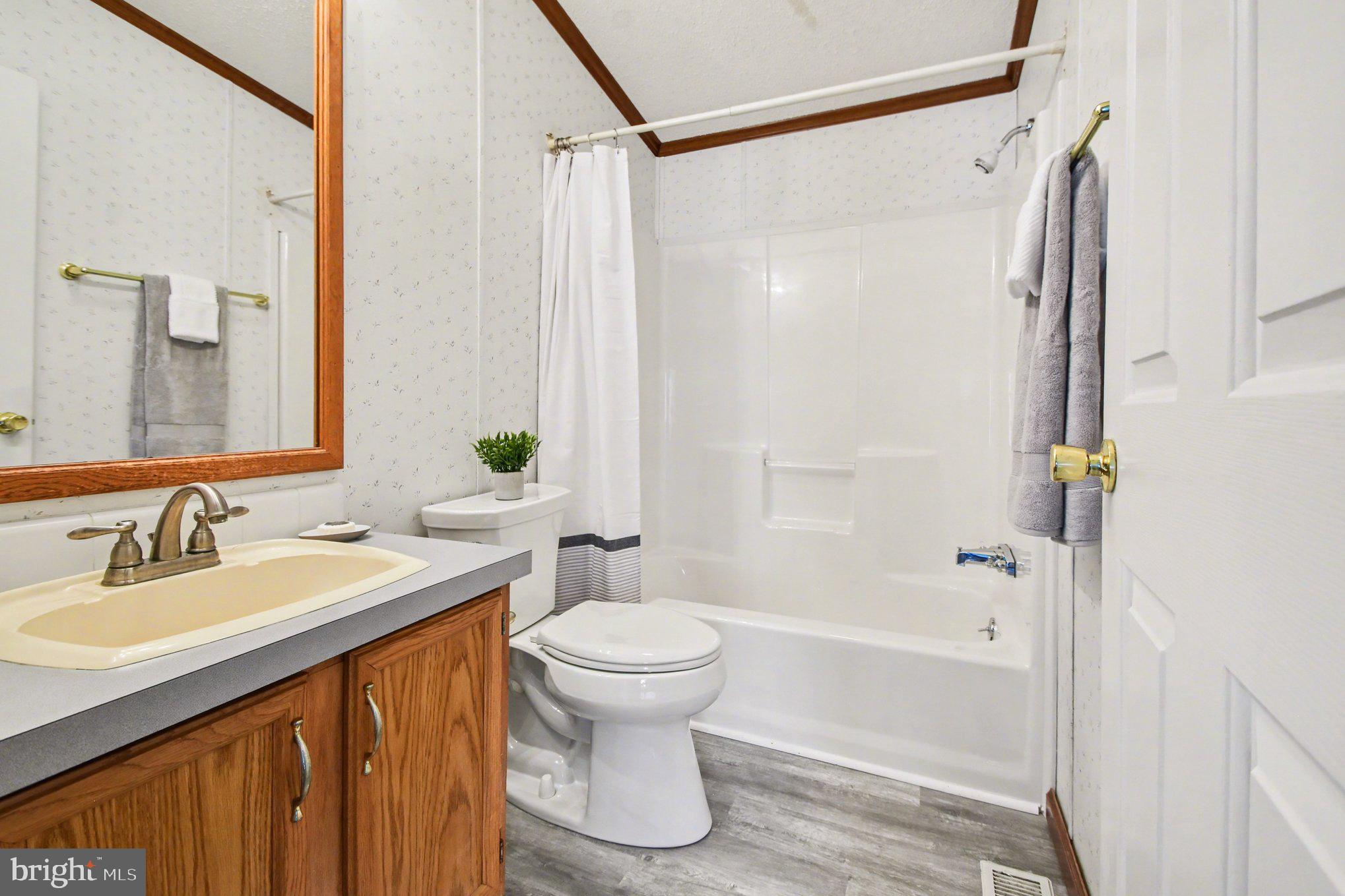 GWYNEDD WOODS - Residential