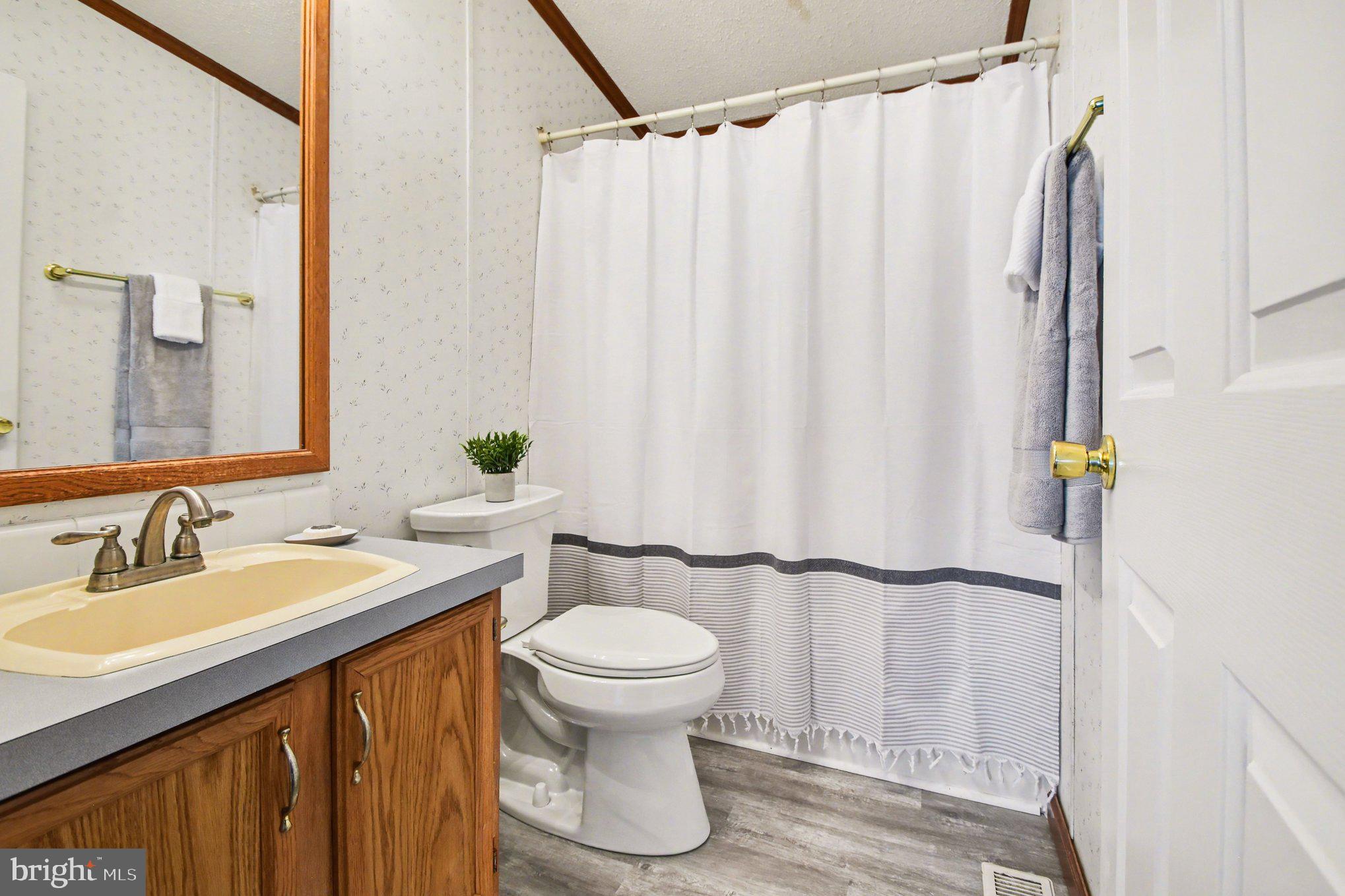 GWYNEDD WOODS - Residential