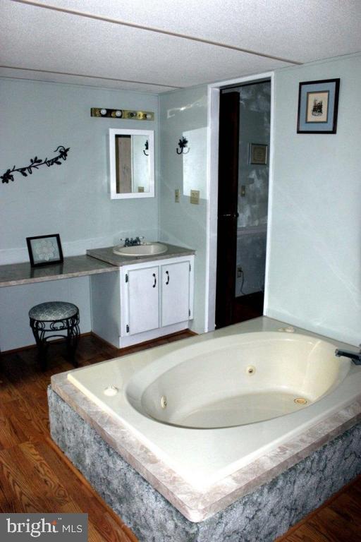 WINCHESTER MEADOWS - Residential