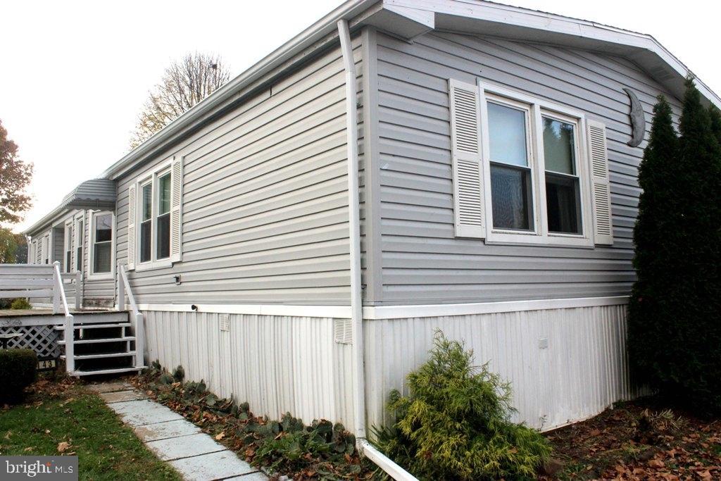 WINCHESTER MEADOWS - Residential