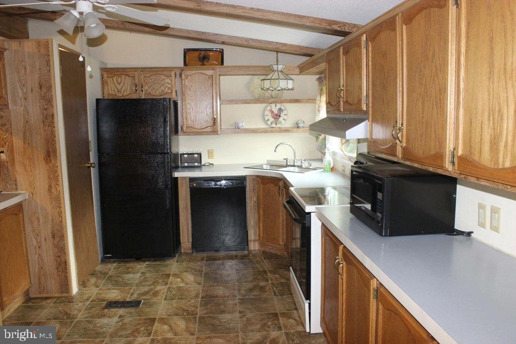 WINCHESTER MEADOWS - Residential