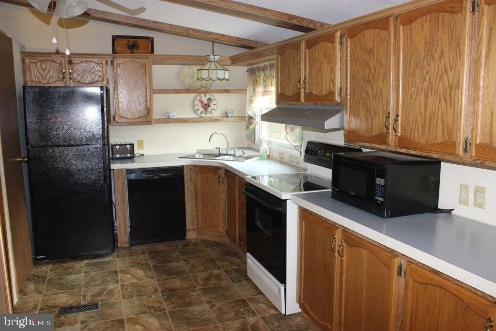 WINCHESTER MEADOWS - Residential