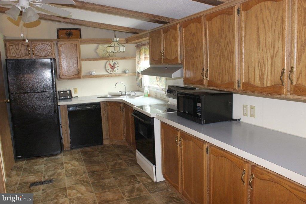 WINCHESTER MEADOWS - Residential