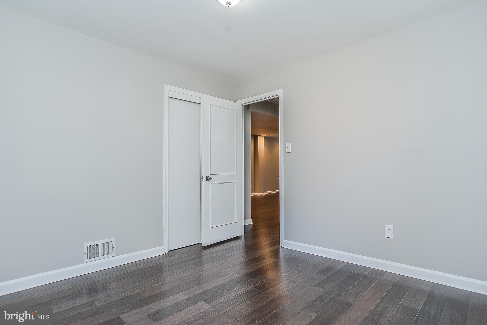 VIRGINIA HILLS - Residential