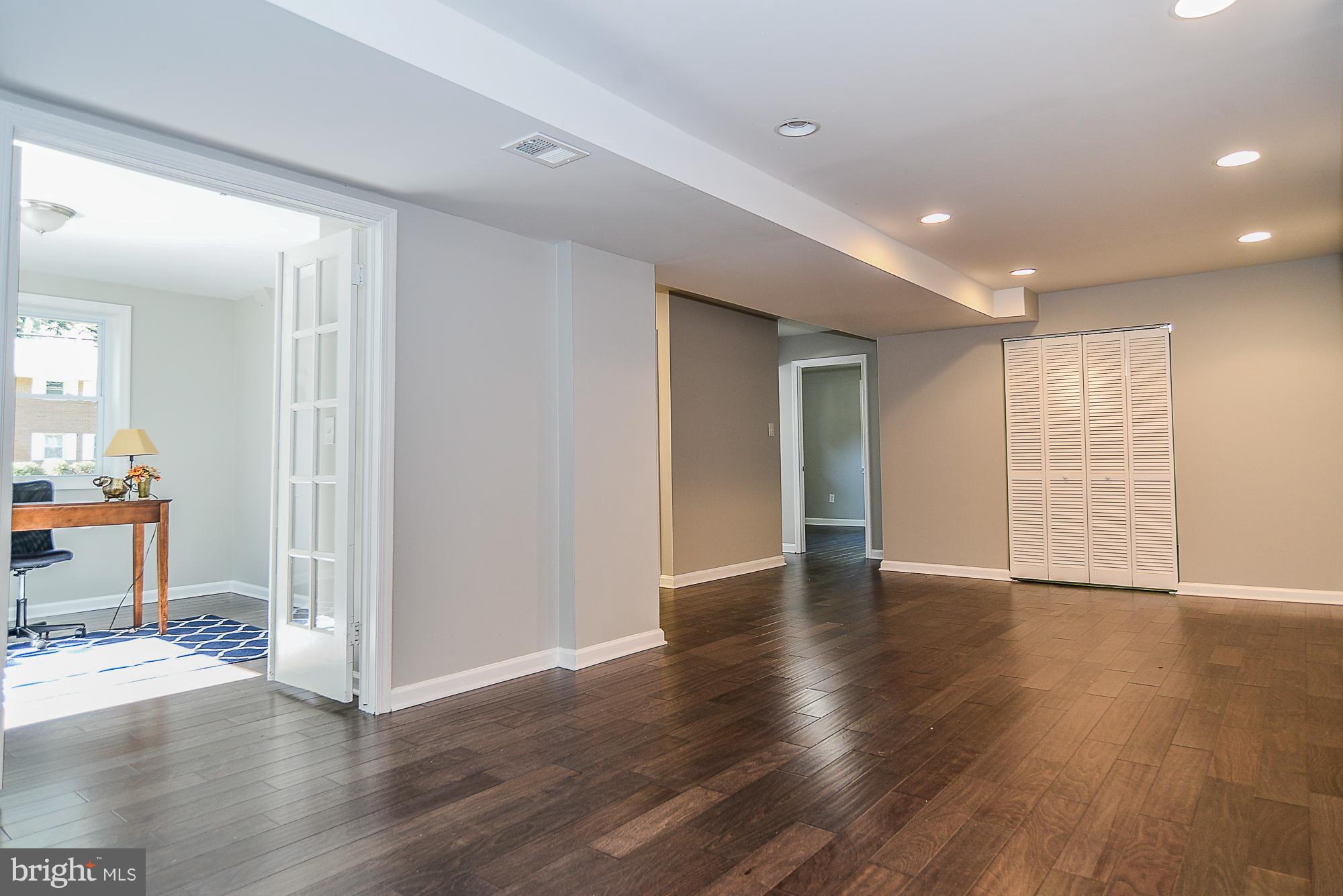 VIRGINIA HILLS - Residential