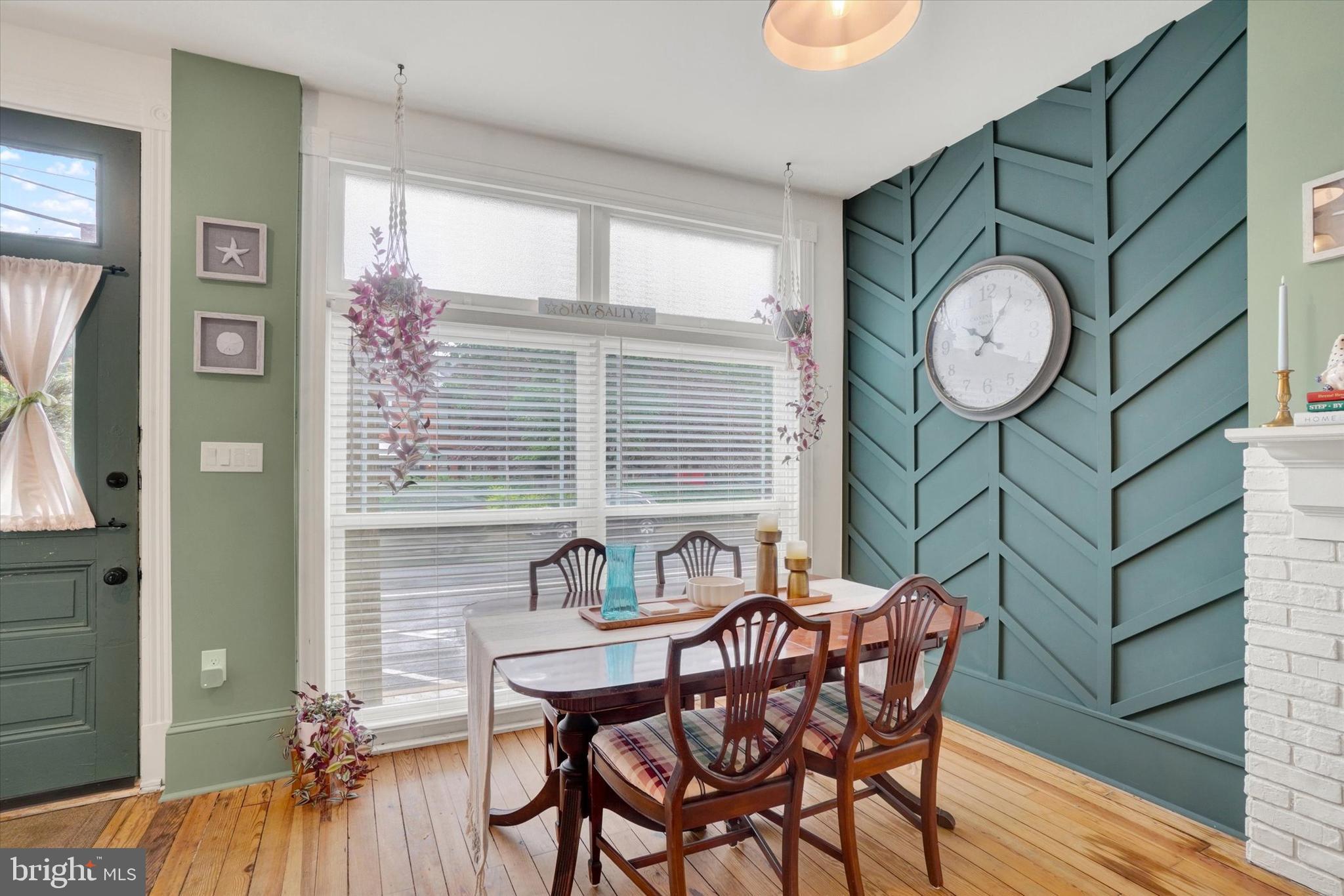 242 E WALNUT STREET
