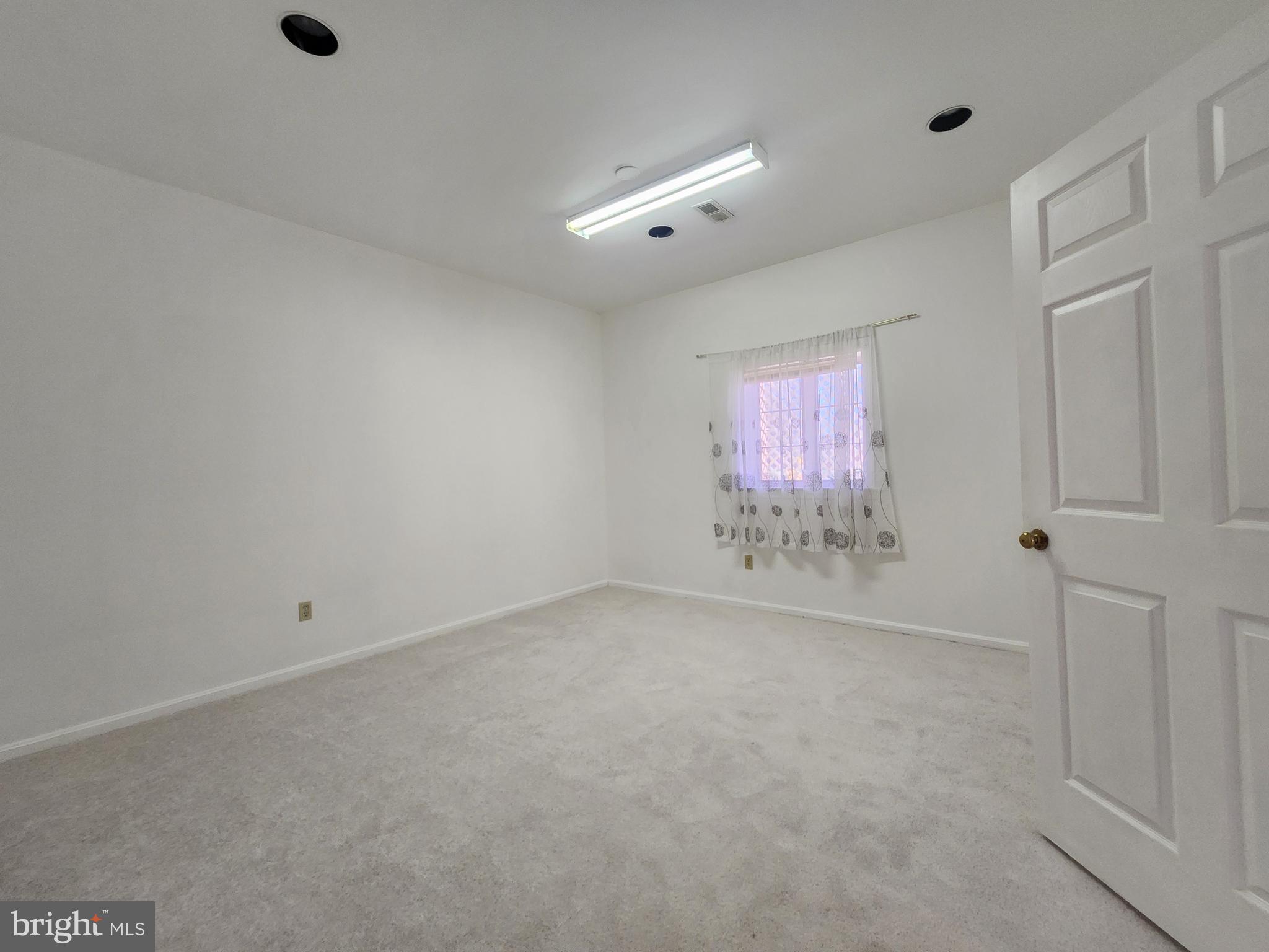 POTOMAC RIDGE - Residential Lease