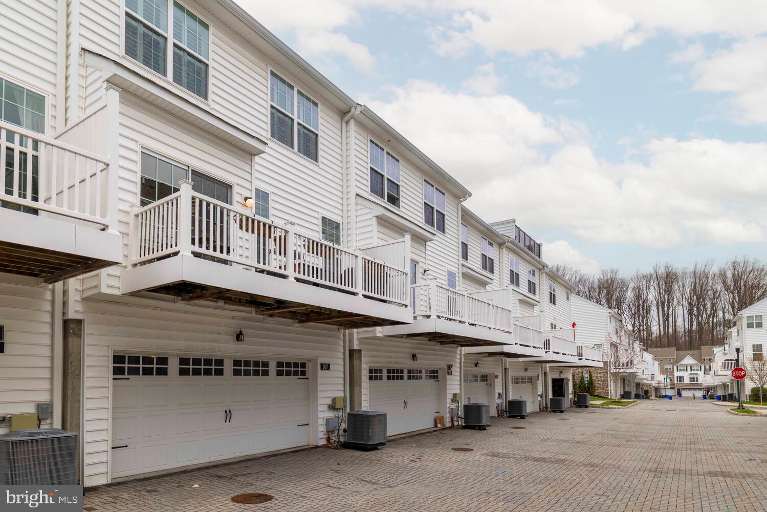 RAVENSCLIFF - Residential