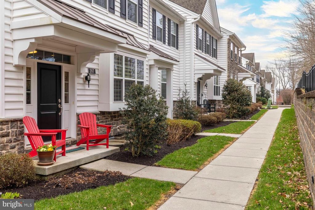 Photo of 207 Avian Alley, MEDIA, PA 19063 (MLS # PADE2111252)