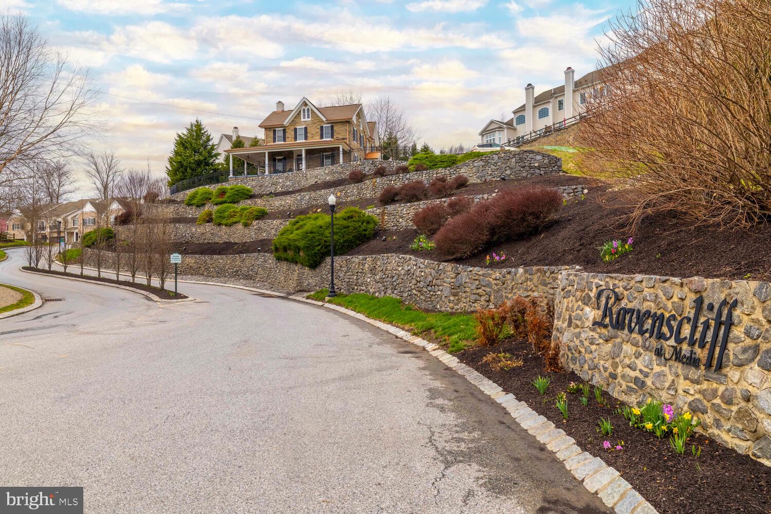 RAVENSCLIFF - Residential