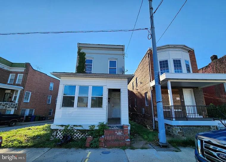 INVESTOR ALERT!! LOTS OF OPPORTUNITY FOR THIS DETACHED HOME CLOSE TO EVERYTHING!! LOTS OF POTENTIAL! SOLD "AS IS", THANKS FOR SHOWING!