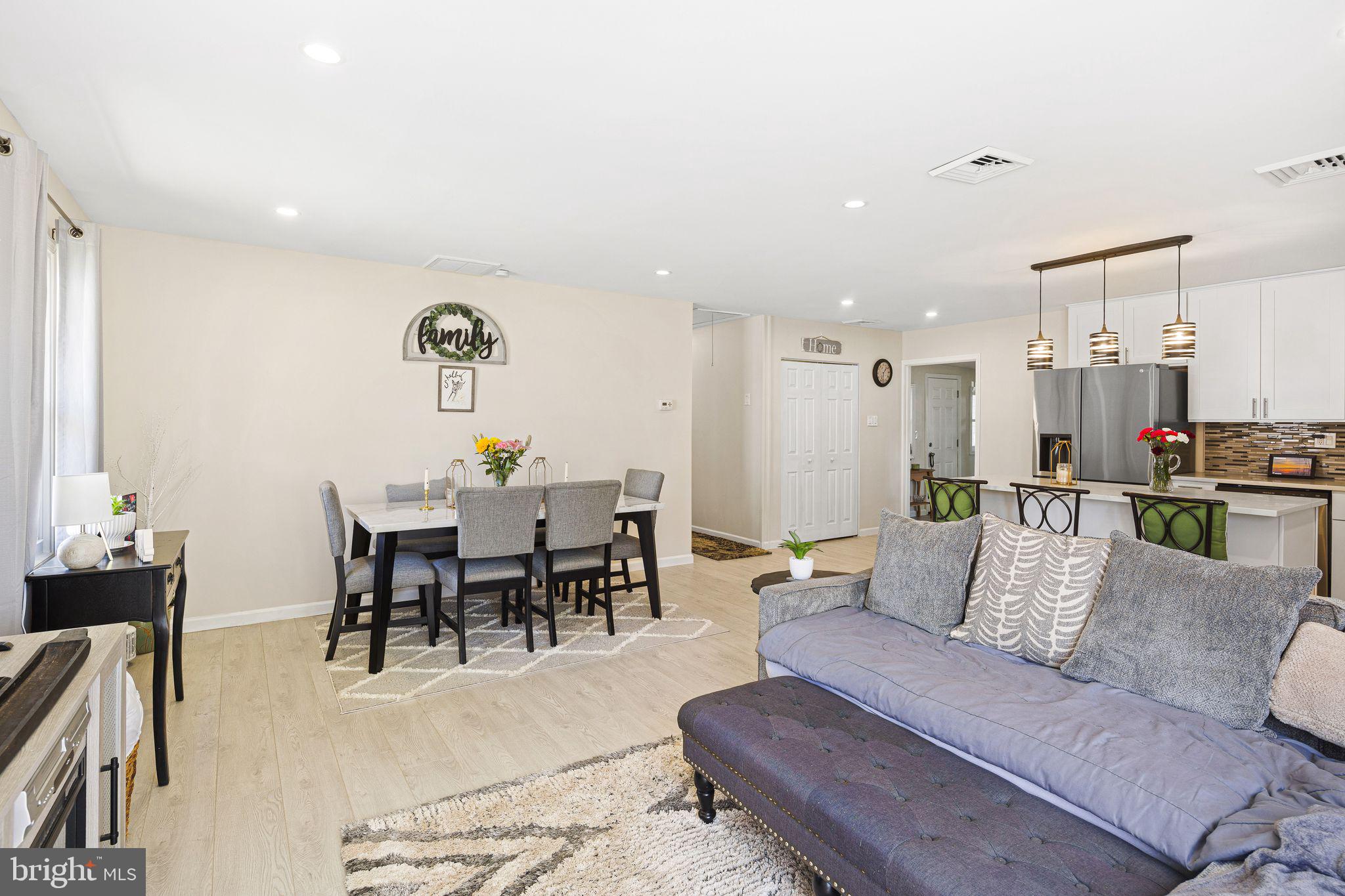 LEVITTOWN - Residential
